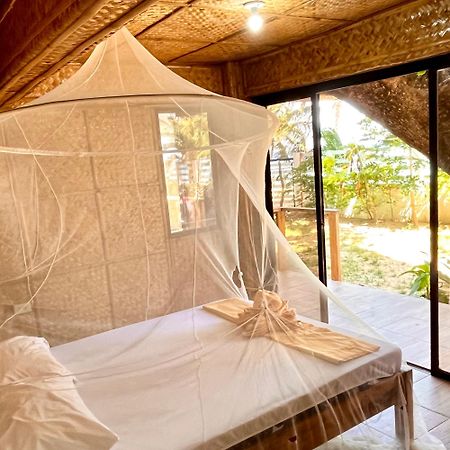Amami Beachfront Villa With Private Beach Puerto Galera Exteriör bild