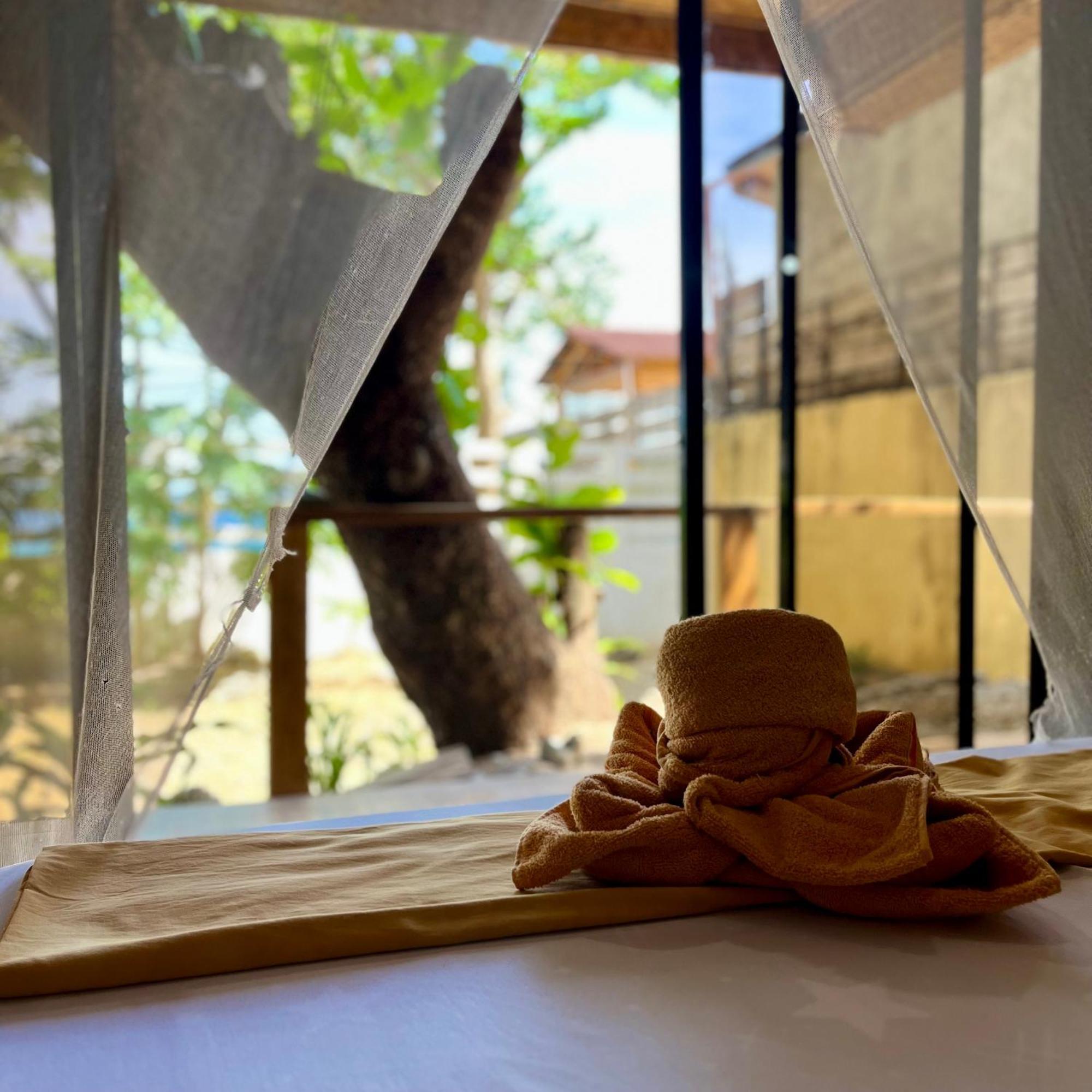Amami Beachfront Villa With Private Beach Puerto Galera Exteriör bild